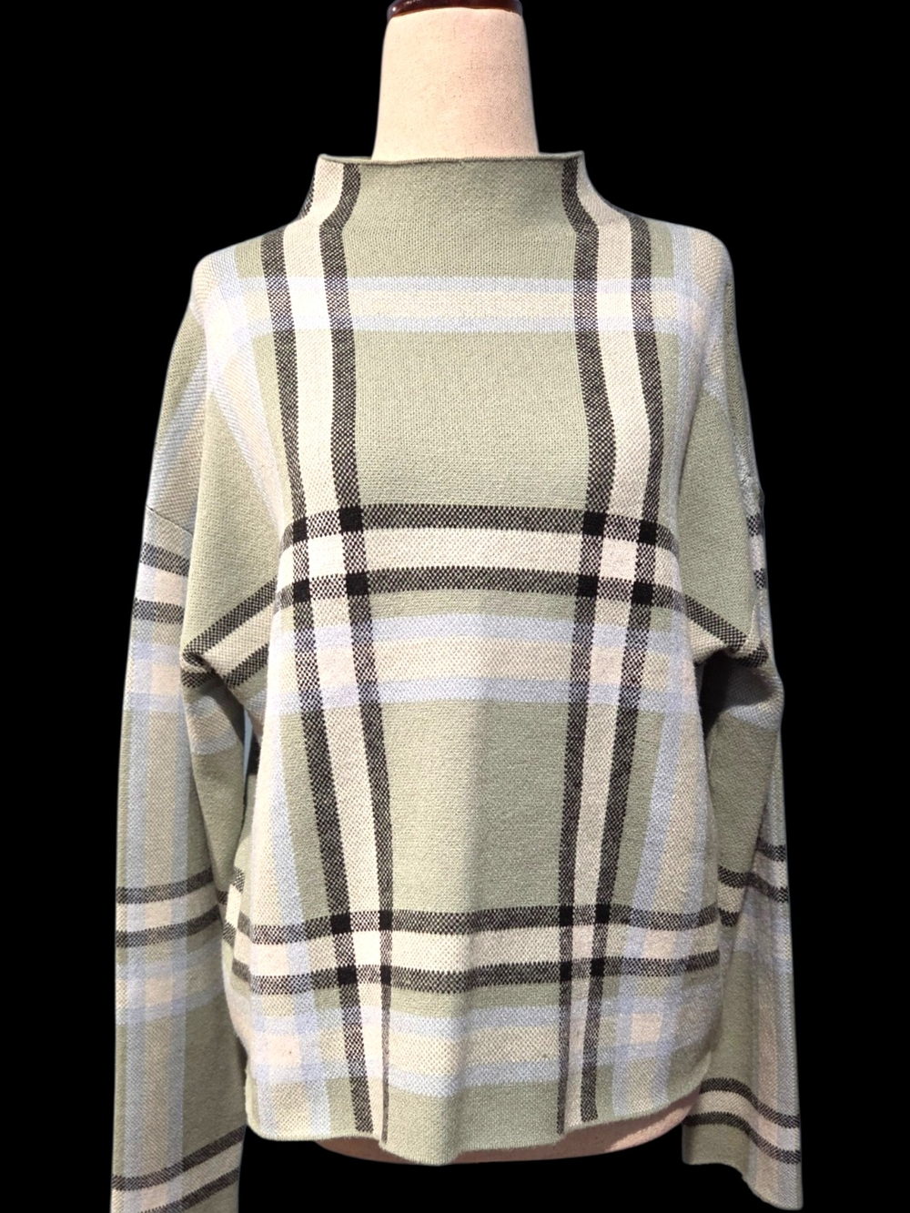 Tahari Plaid Sweater in Green & White - Size Medium